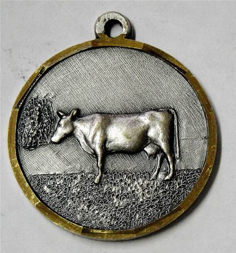 Médaille Laiton Frappée Vache 2 32 Mm - Couleur Selon Stock