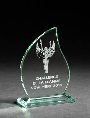 Trophée Verre Flamme-  Haut. 21 Cm épaisseur 1 cm